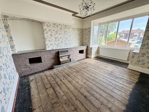 Lounge- click for photo gallery